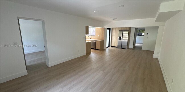 Building Photo - 12800 NE 12th Ave