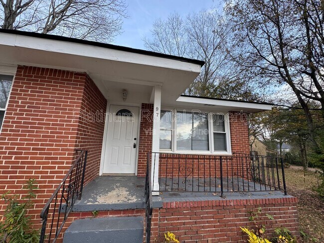 Building Photo - 97 Benson St