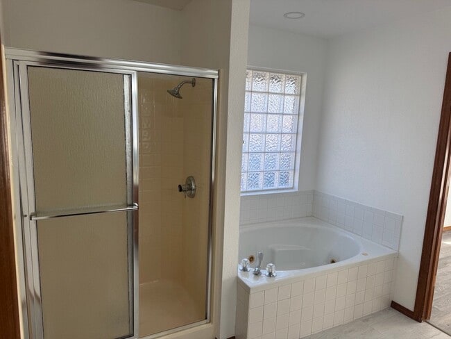 Building Photo - Comfortable Home in Moore