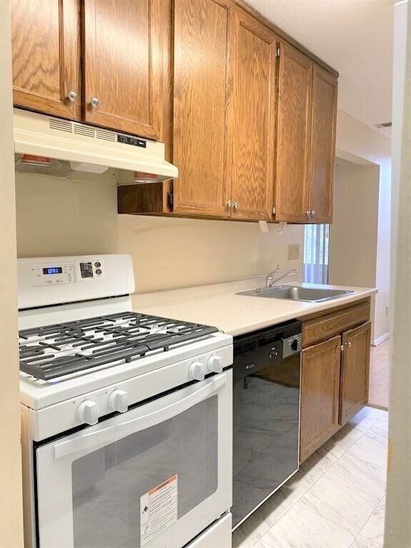 Building Photo - 32 Shrewsbury Green Dr