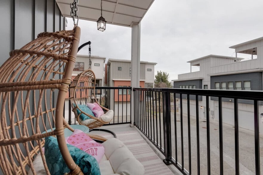 Building Photo - 2826 Hutson Ave