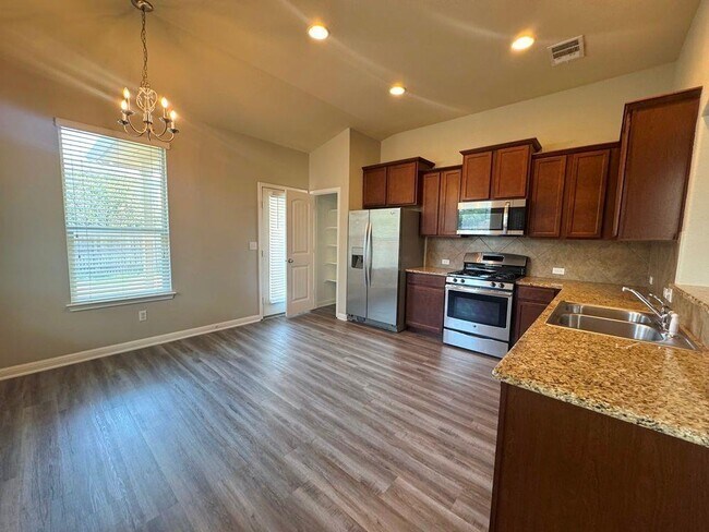 Building Photo - 120 Kingfisher Ln