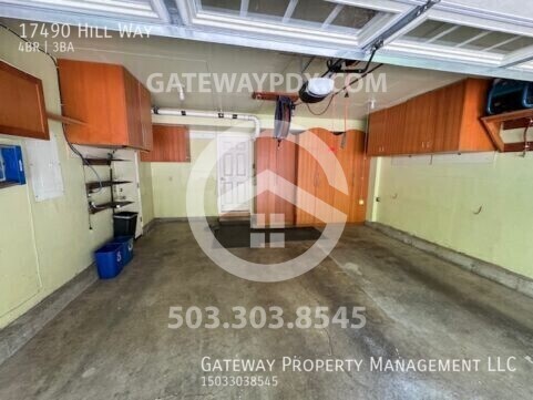 Building Photo - 17490 Hill Way