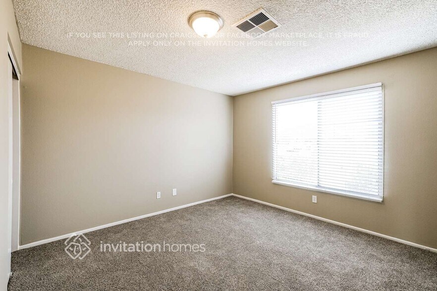 Building Photo - 4649 W Hubbell St