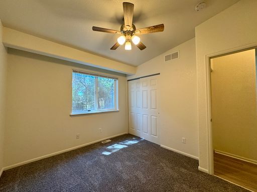 Building Photo - Fantastic 3 Bed 2 Bath Longmont Duplex! Av...