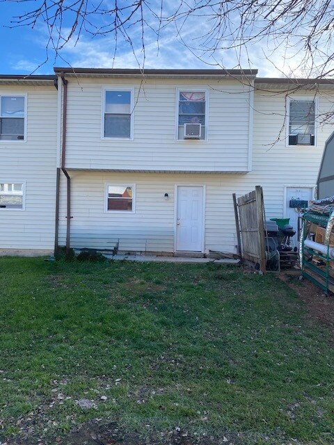 Building Photo - 156 Carnival Dr