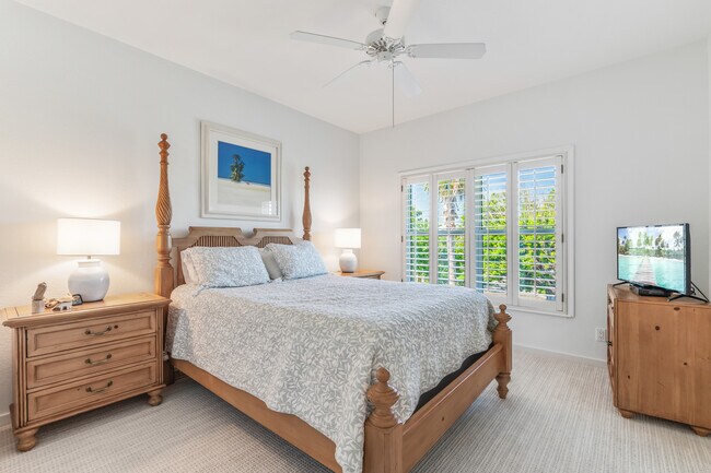 Building Photo - 701 S Harbor Dr