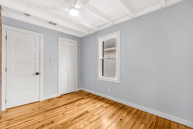 Building Photo - 155 Broadway