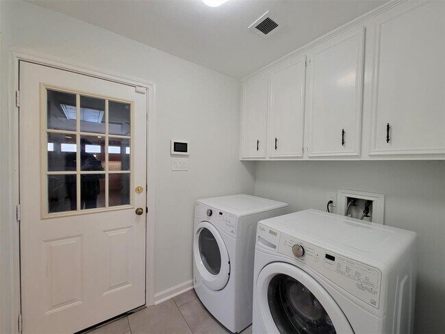 Building Photo - 20506 Laverton Dr