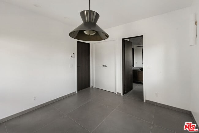 Building Photo - 2287 Baxter St