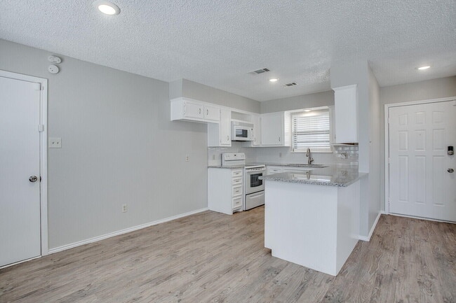 Building Photo - 1408 Aberdeen Ave