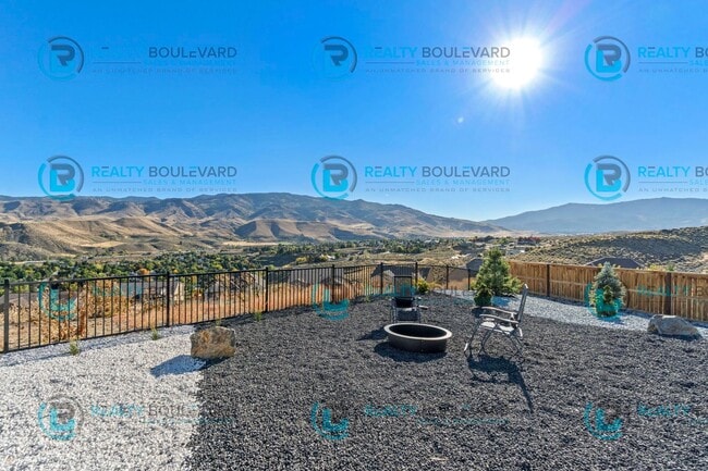 Building Photo - Stylish 3-Bedroom Sanctuary with Sophistic...