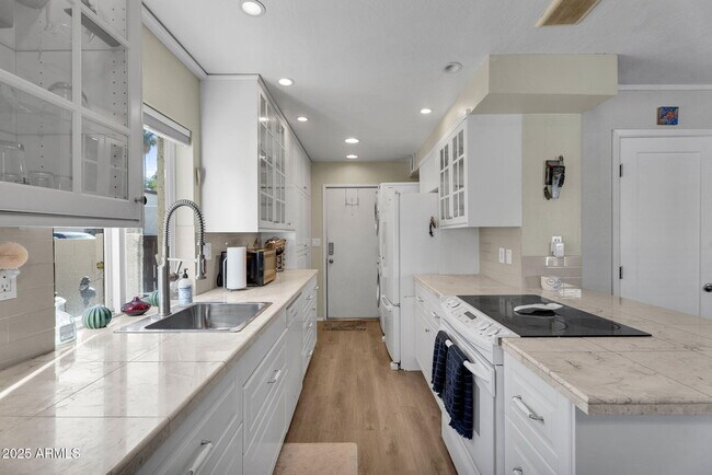 Building Photo - 4801 E Euclid Ave