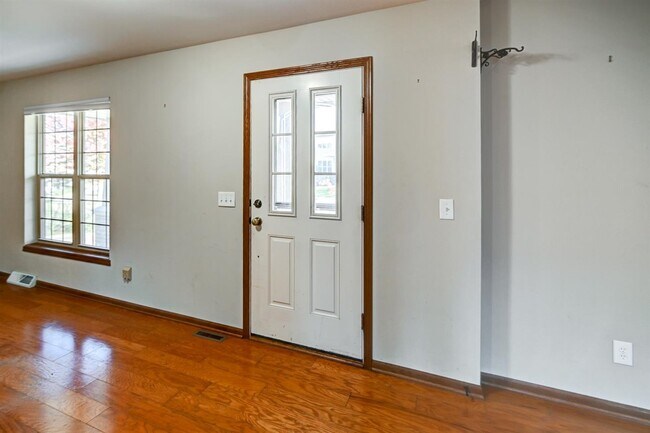 Building Photo - 2633 Koshkonong Way