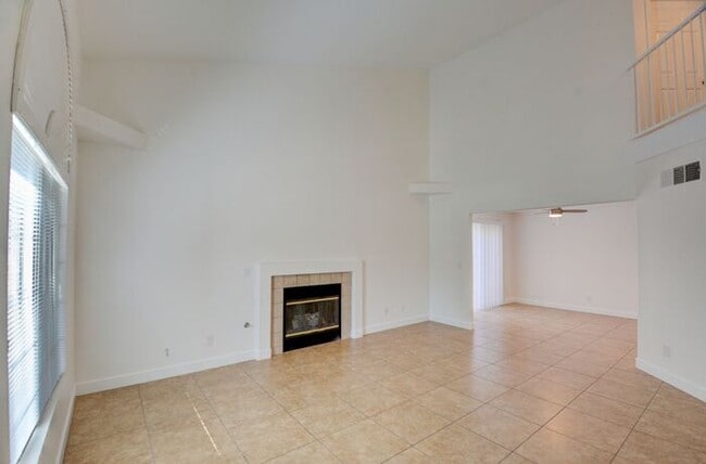 Building Photo - Renovated and Modern. This fantastic 2br in a gated community in Silverado Ranch has all the amen...