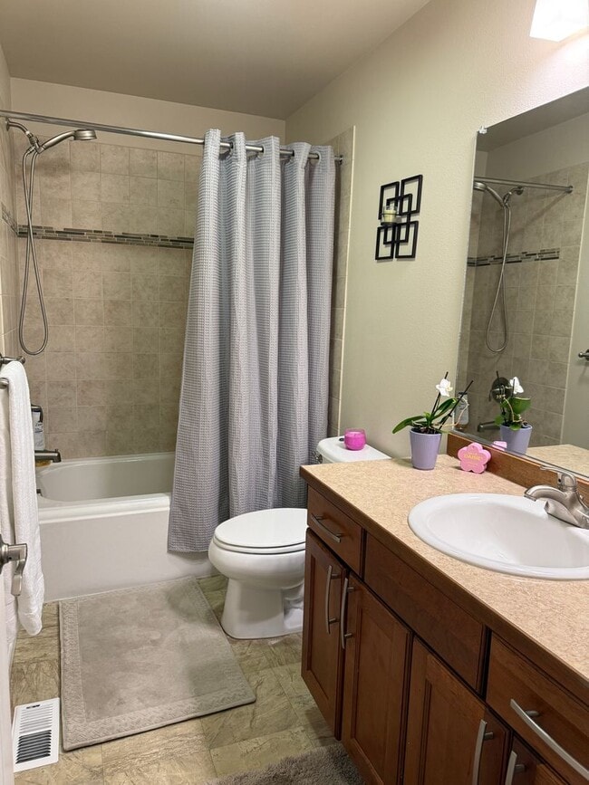 Building Photo - Lovingly Maintained East Anchorage Home wi...