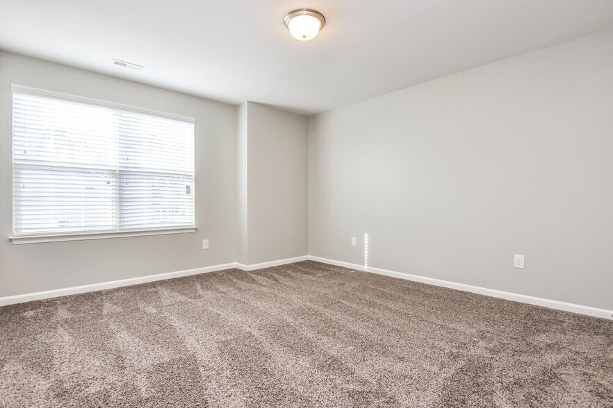 Building Photo - 5006 Watsonia Dr