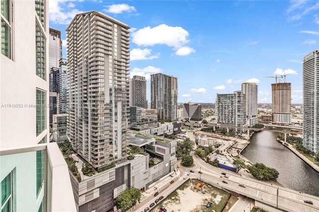 Building Photo - 41 SE 5th St