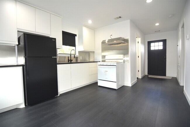 Building Photo - 2438 Walcott Ln