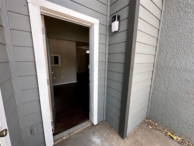 Building Photo - 9696 Walnut St