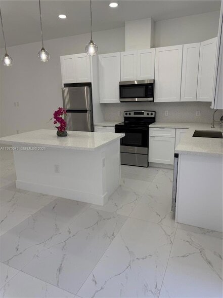 Building Photo - 20 Organ St