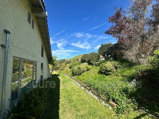 Building Photo - 1390 Calle Pecos