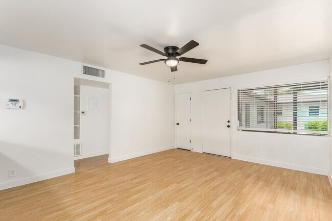 Primary Photo - 2 Bed | 1 Bath - Updated Ground Floor Unit
