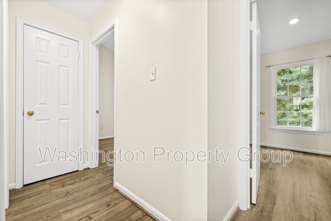 Building Photo - 4267 Fox Lake Dr