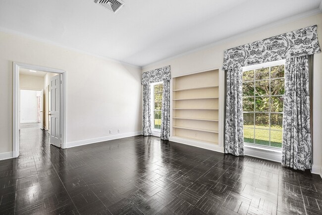 Building Photo - 157 Wells Rd