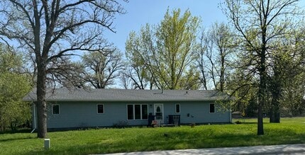 Building Photo - 460 W Bridge Ave