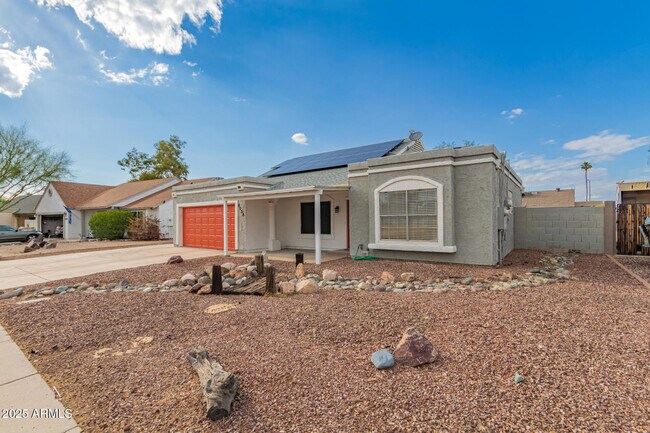 Building Photo - 6038 W Gelding Dr