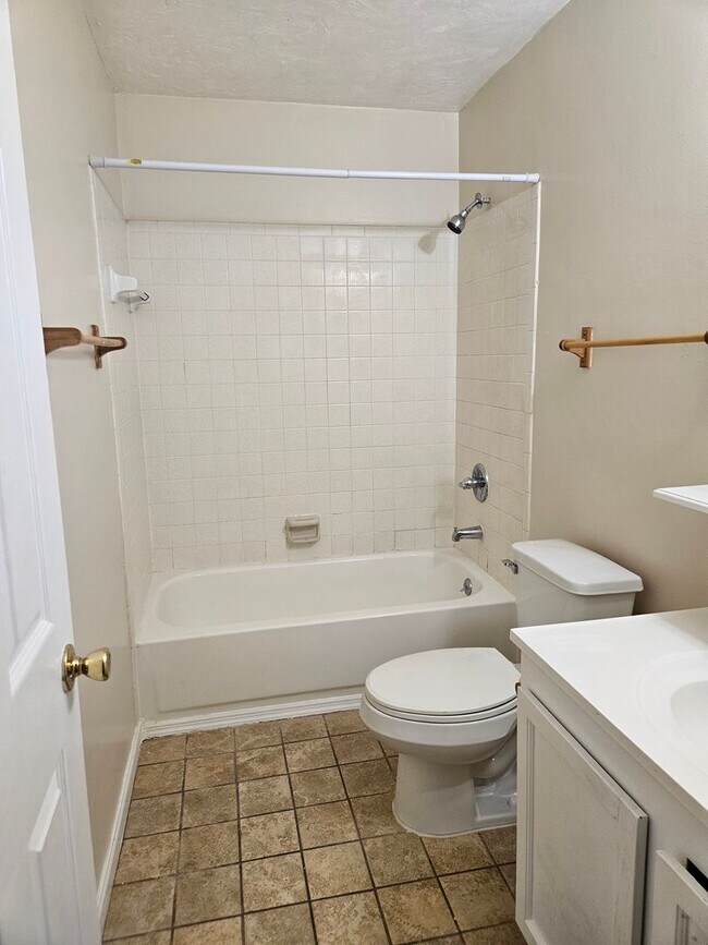 Building Photo - 3884 Osprey Cir