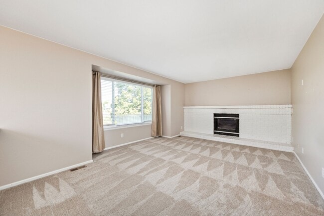 Building Photo - "COMING SOON" Spacious & Inviting Highland...