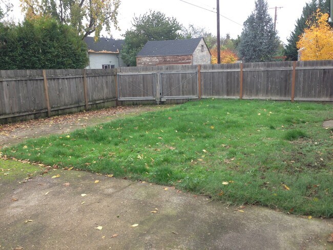 Building Photo - Great home in desirable Springfield!