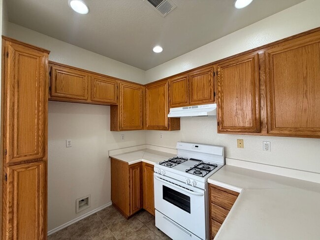 Building Photo - Spacious 3bd/3ba Located in Miramar Ranch North!