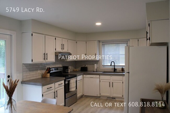 Primary Photo - 5749 Lacy Rd