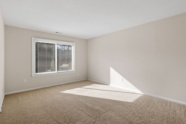 Building Photo - 101 Stoneham Dr