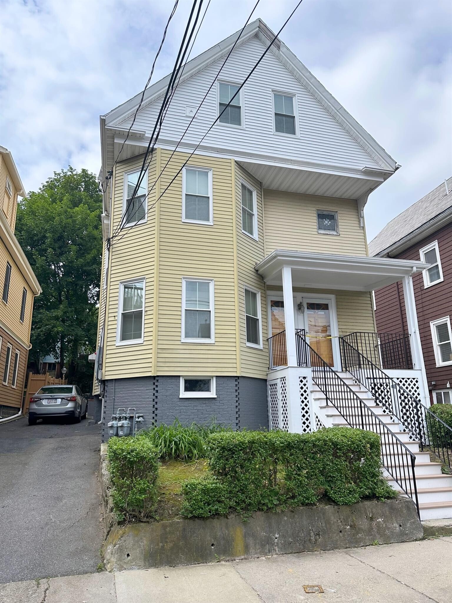 Building Photo - 112 Hudson St