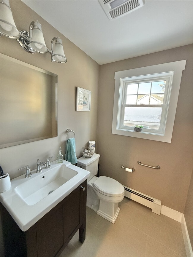 Building Photo - 6 Jeremy Dr