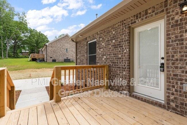 Building Photo - 218 Mike St