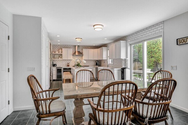 Building Photo - 25 Meadowgrass Ln