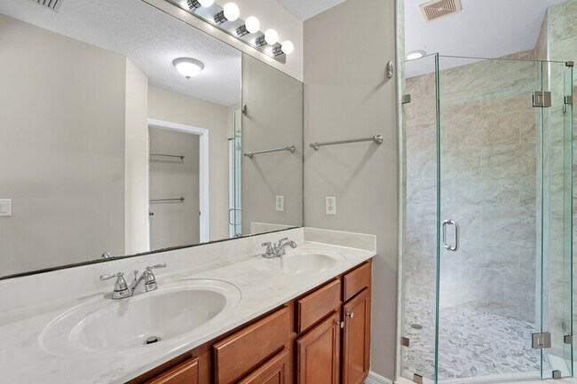 Building Photo - 3383 Antica St