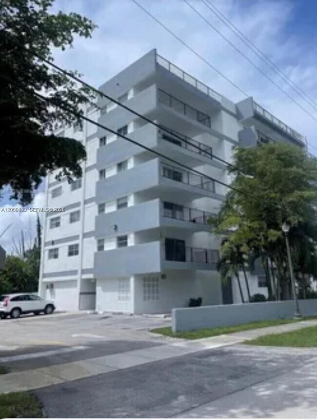 Building Photo - 16508 NE 26th Ave