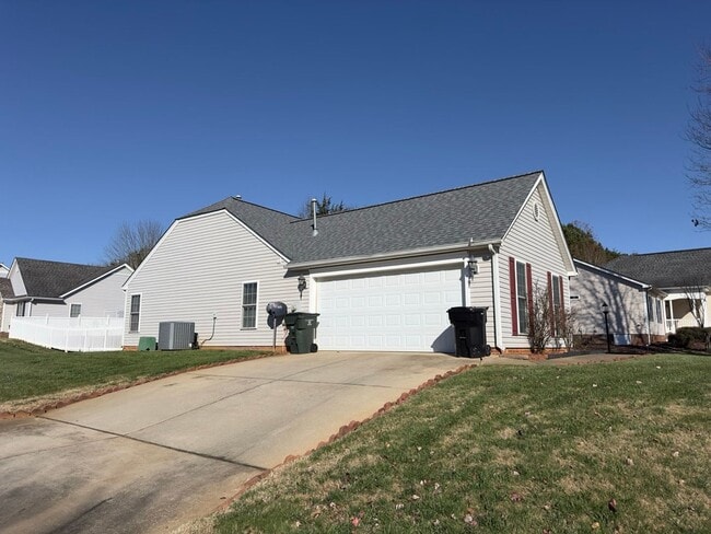 Building Photo - 1806 Hanford Hills Rd