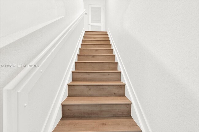 Building Photo - 444 NE 5th St