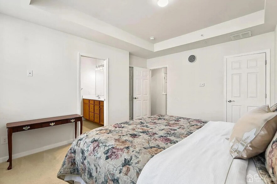 master bedroom - 14 Fleet St