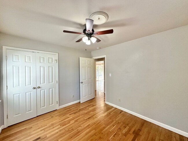 Building Photo - Viewable Now!