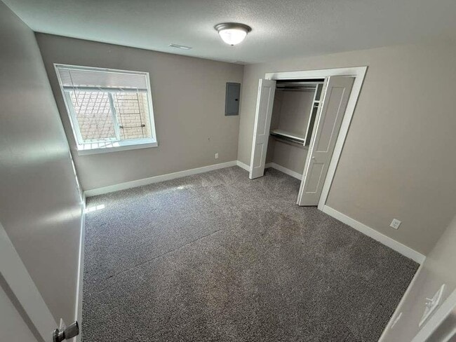 Building Photo - 5150 N Toben Dr