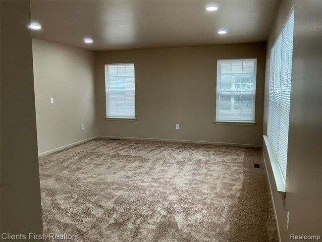 Building Photo - 48161 Nottinghill Ln