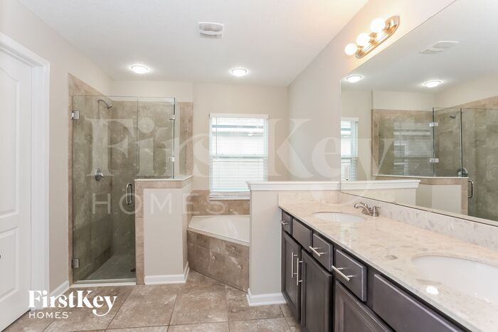 Building Photo - 12556 Itani Wy